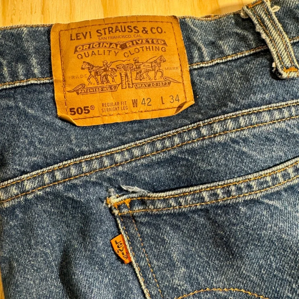 Levi's Men's 505 Regular Fit Straight Leg Orange Tab Medium Wash Jeans 42